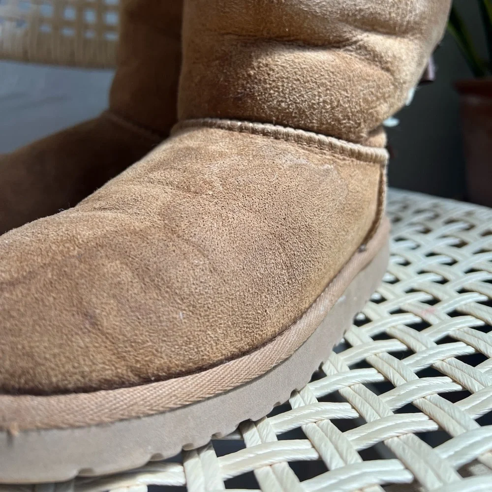 UGG Australia Bailey Bow Tall Boots Women’s 4 / Youth 3 Brown Sheepskin Winter